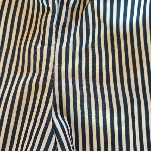 Braves Swim Trunks - Picture 3 of 4